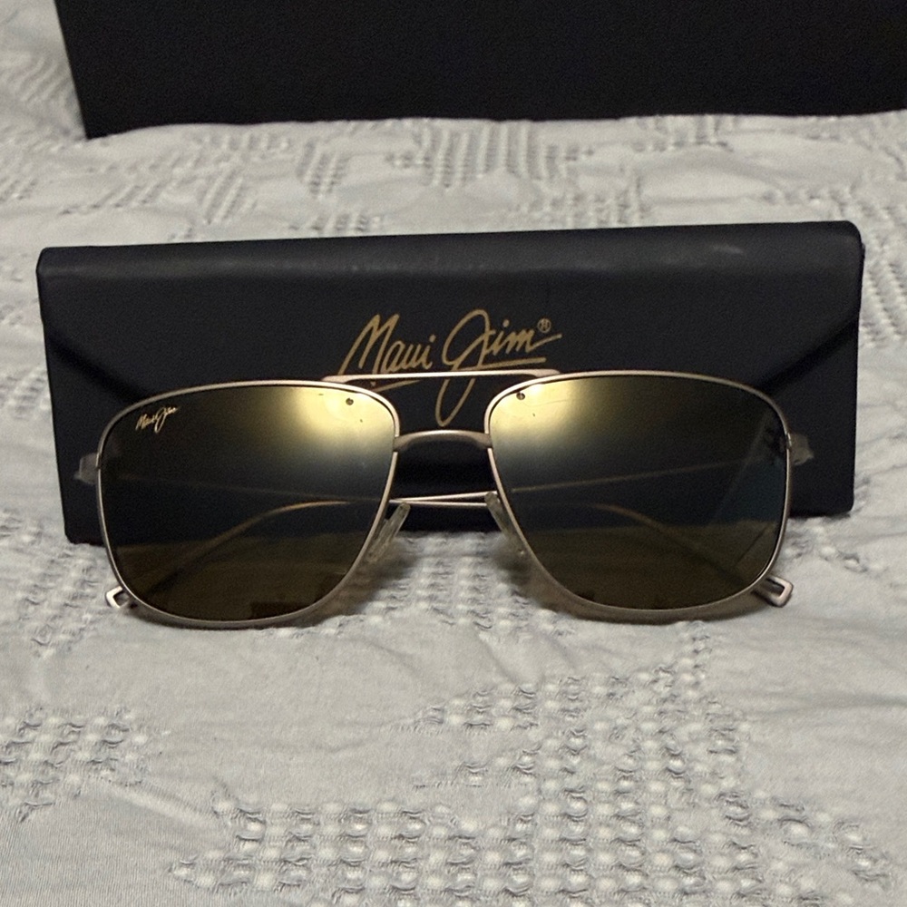 Maui Jim Mikioi Gold Square Sunglasses. Polarized lenses EXCELLENT. UNISEX